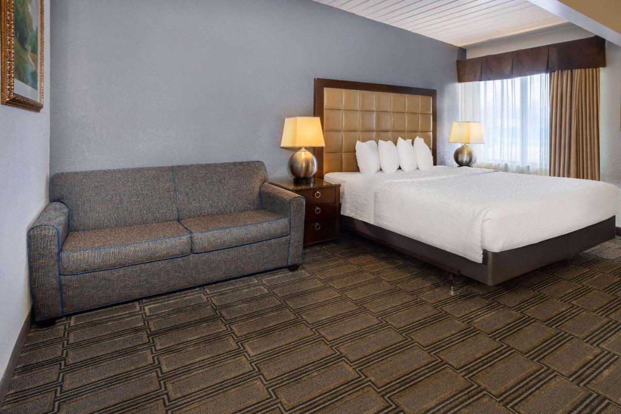 Travelodge By Wyndham Appleton Exterior photo