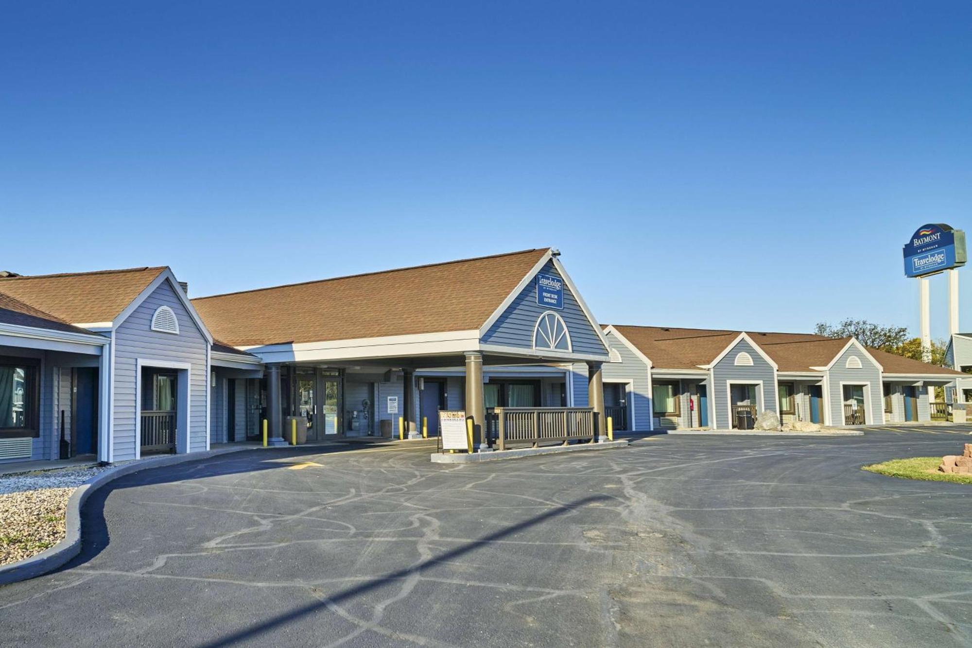 Travelodge By Wyndham Appleton Exterior photo