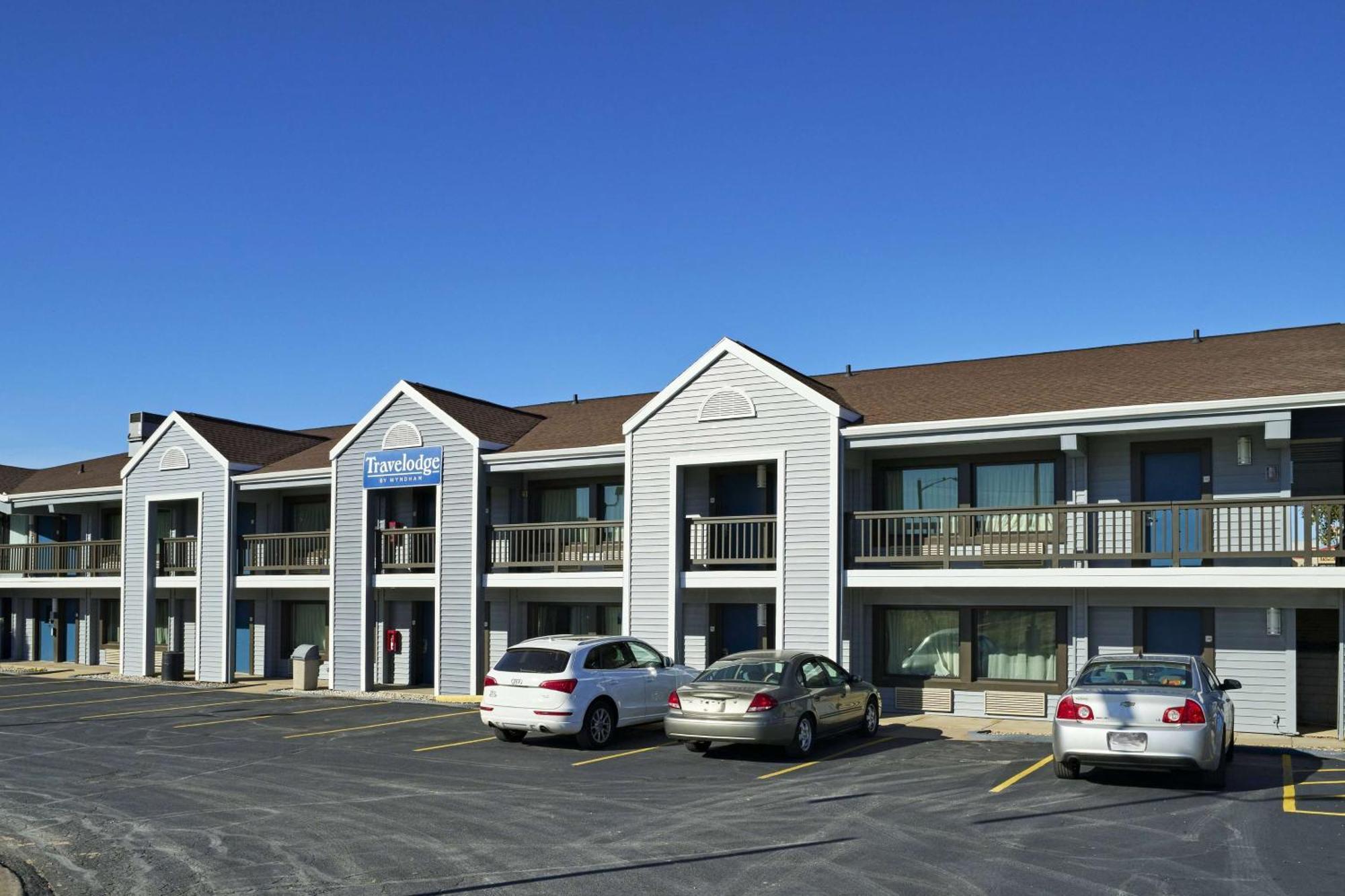 Travelodge By Wyndham Appleton Exterior photo