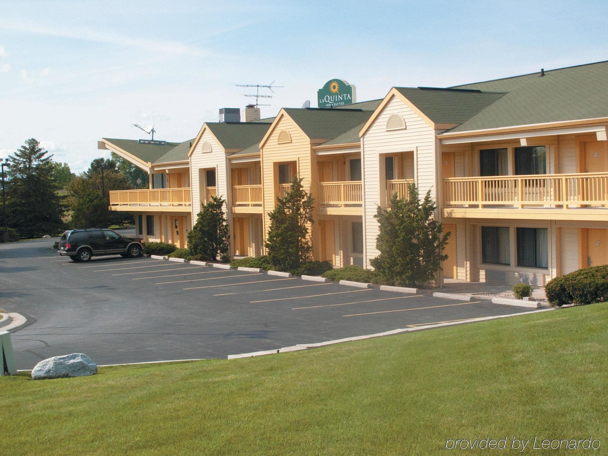 Travelodge By Wyndham Appleton Exterior photo