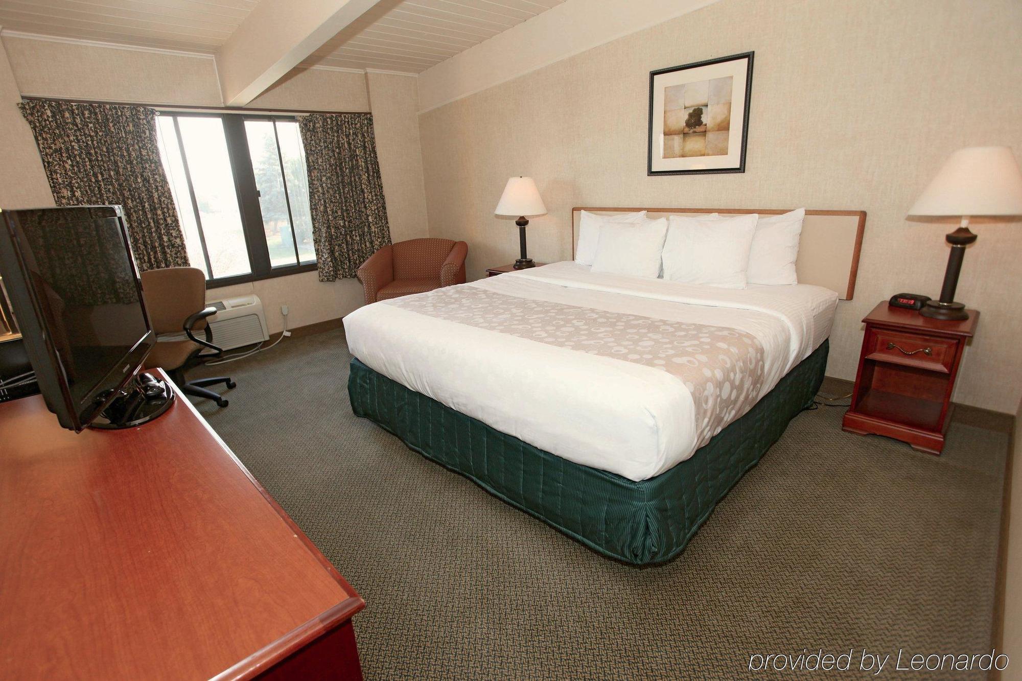 Travelodge By Wyndham Appleton Exterior photo