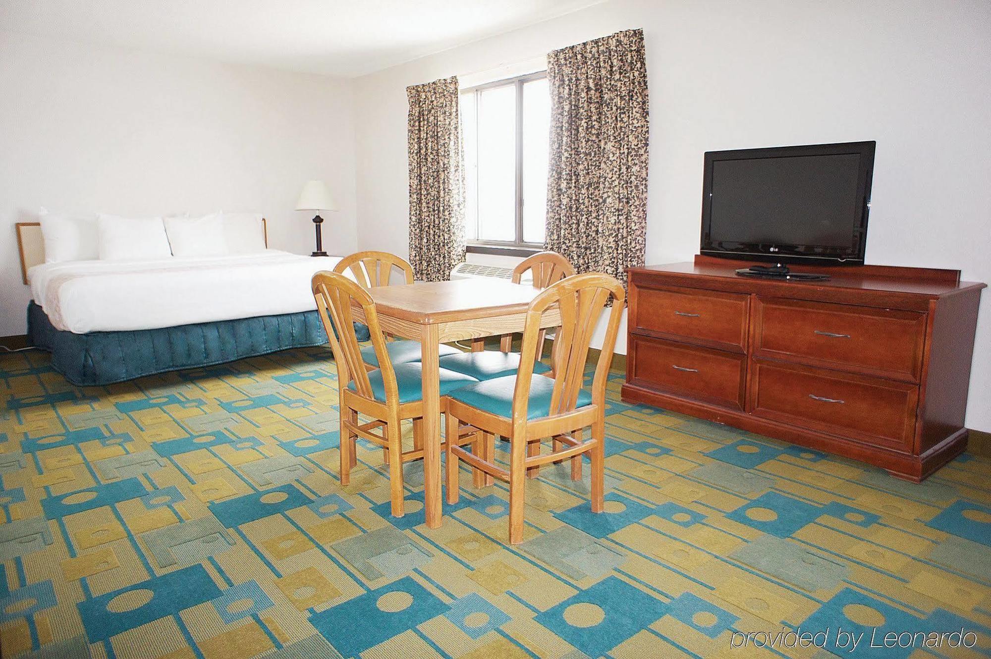 Travelodge By Wyndham Appleton Exterior photo
