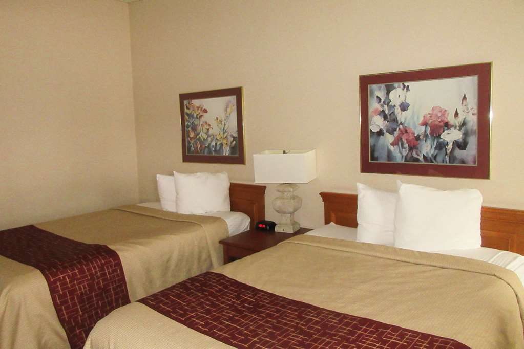 Travelodge By Wyndham Appleton Room photo